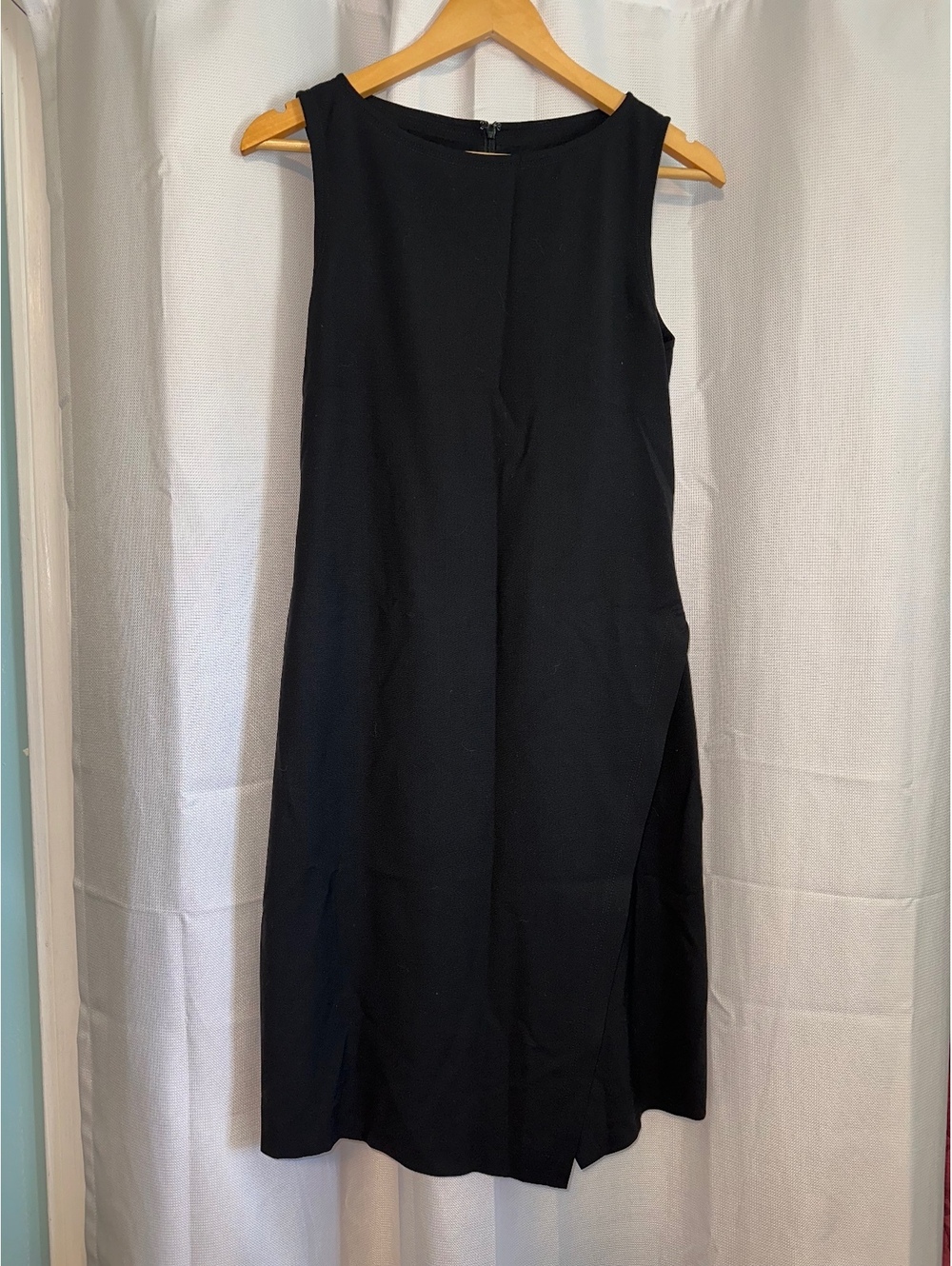 Theory Sleeveless Minimalist Luxury Black Wool Shift Dress 6 Retail $345
